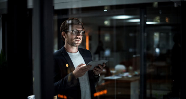 Lücken in der Arbeitssicherheit bremsen die Produktivität — EcoOnline-Studie