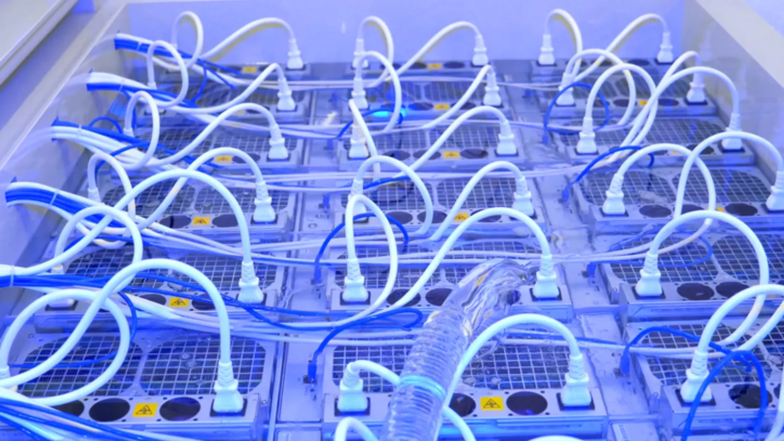 Immersionskühlung: Welche Flüssigkeit für welches Rechenzentrum?