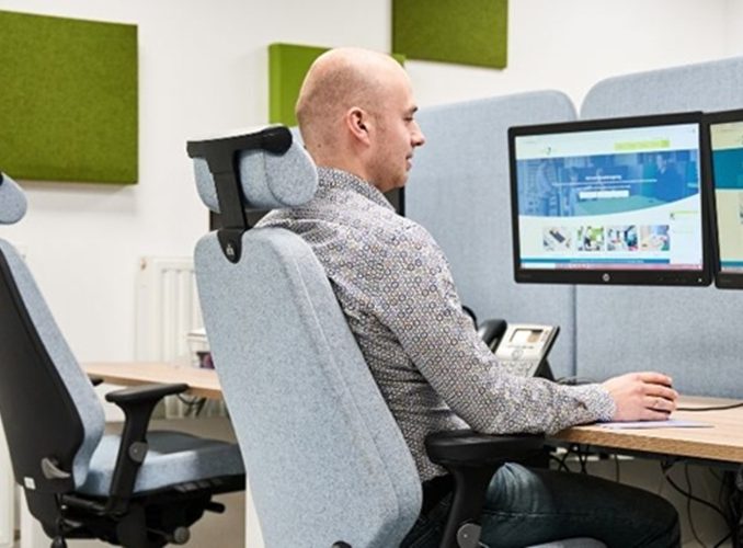 Die versteckten Kosten des Sitzens — warum Ergonomie eine strategische FM-Investition ist