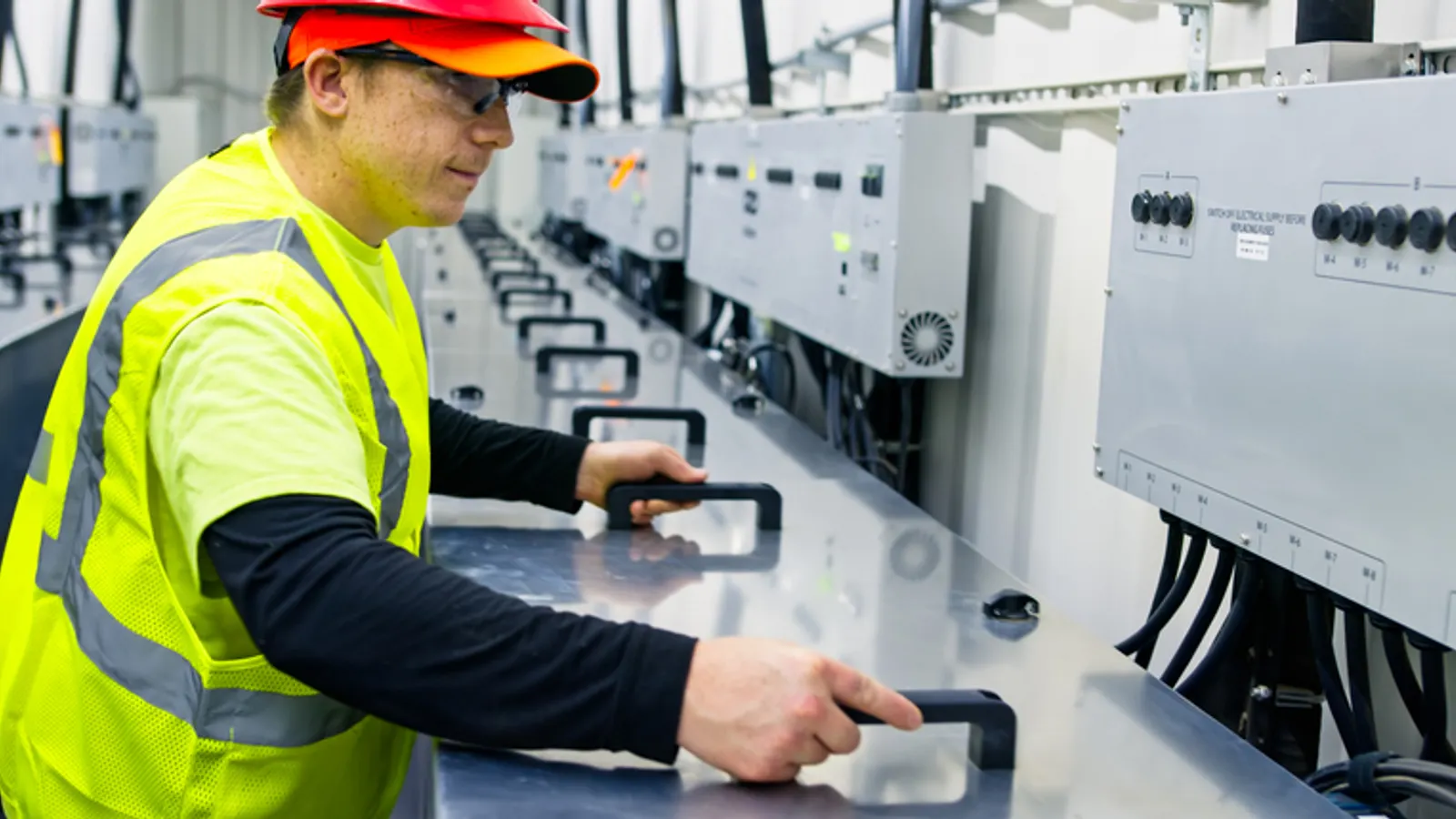 Kapazitätsengpässe treiben Rechenzentren zu modularer Kühlung und kleineren Standorten