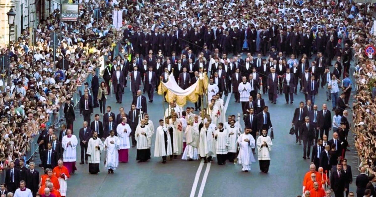 Papstbesuch bringt die Reinigungsmaschine spanischer Städte in den Ausnahmezustand