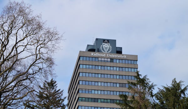 Radboud Universität spart 6 Mio. € durch Anpassung von Reinigung und Öffnungszeiten